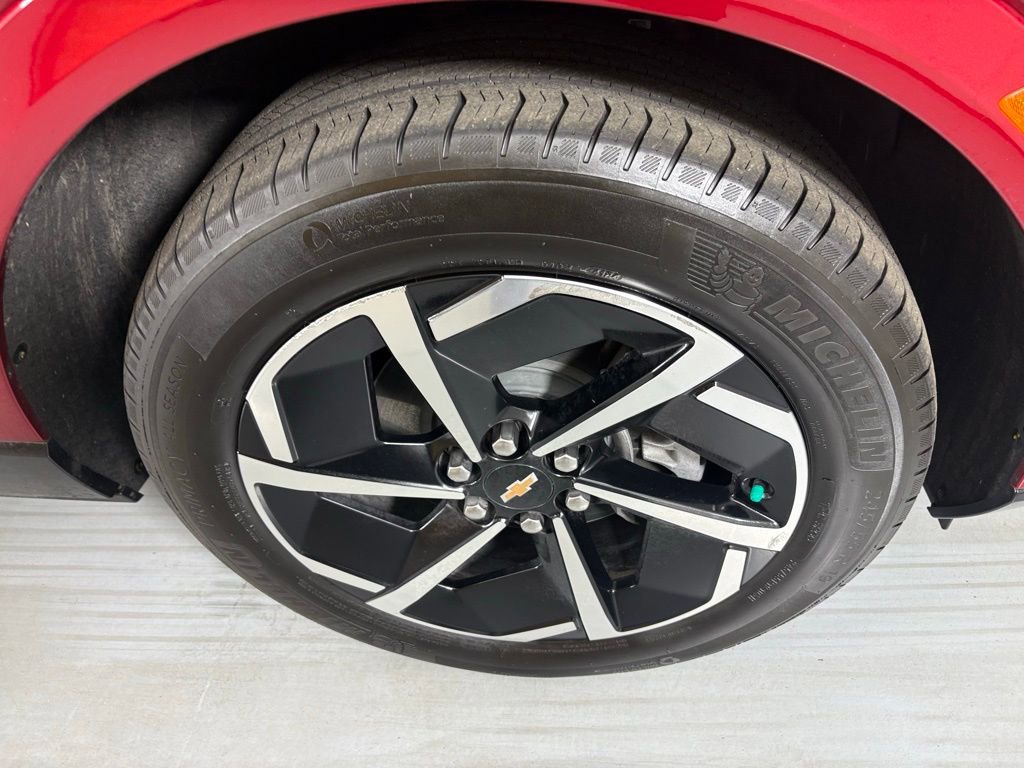 Used 2025 Chevrolet Equinox EV LT w/ Convenience Package image 12