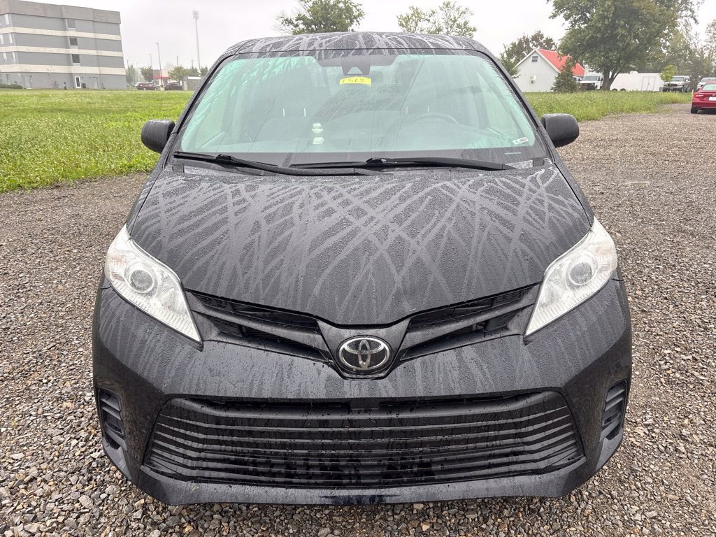 Used 2020 Toyota Sienna L FWD image 2