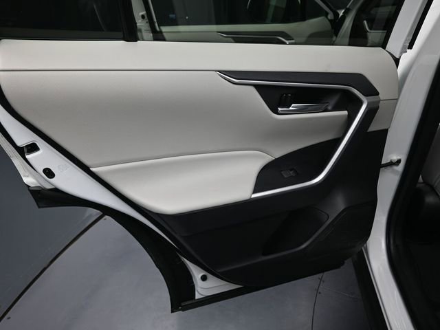 Used 2022 Toyota RAV4 XLE w/ Convenience Package image 18