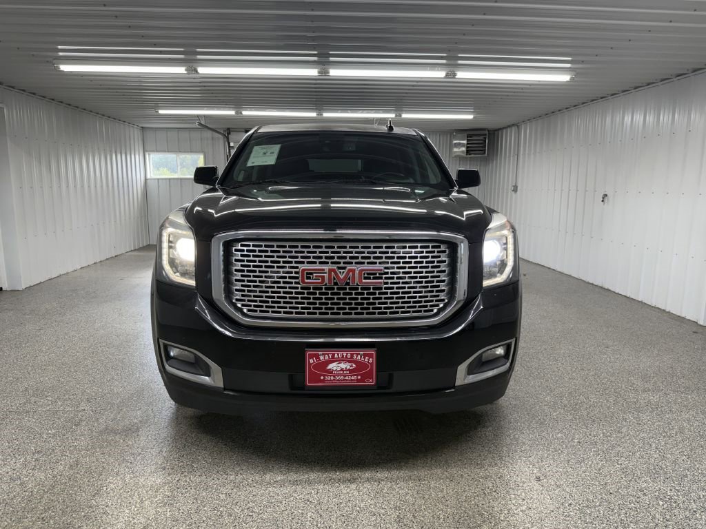 Used 2016 GMC Yukon XL Denali image 2