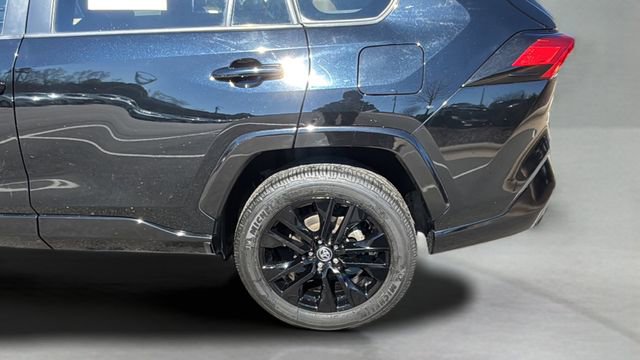 Used 2021 Toyota RAV4 XLE Premium image 35