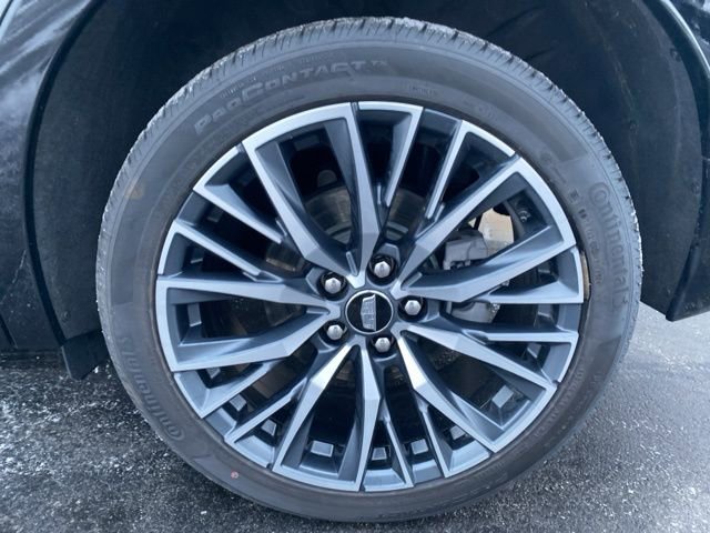 Used 2025 Cadillac XT4 Sport image 7