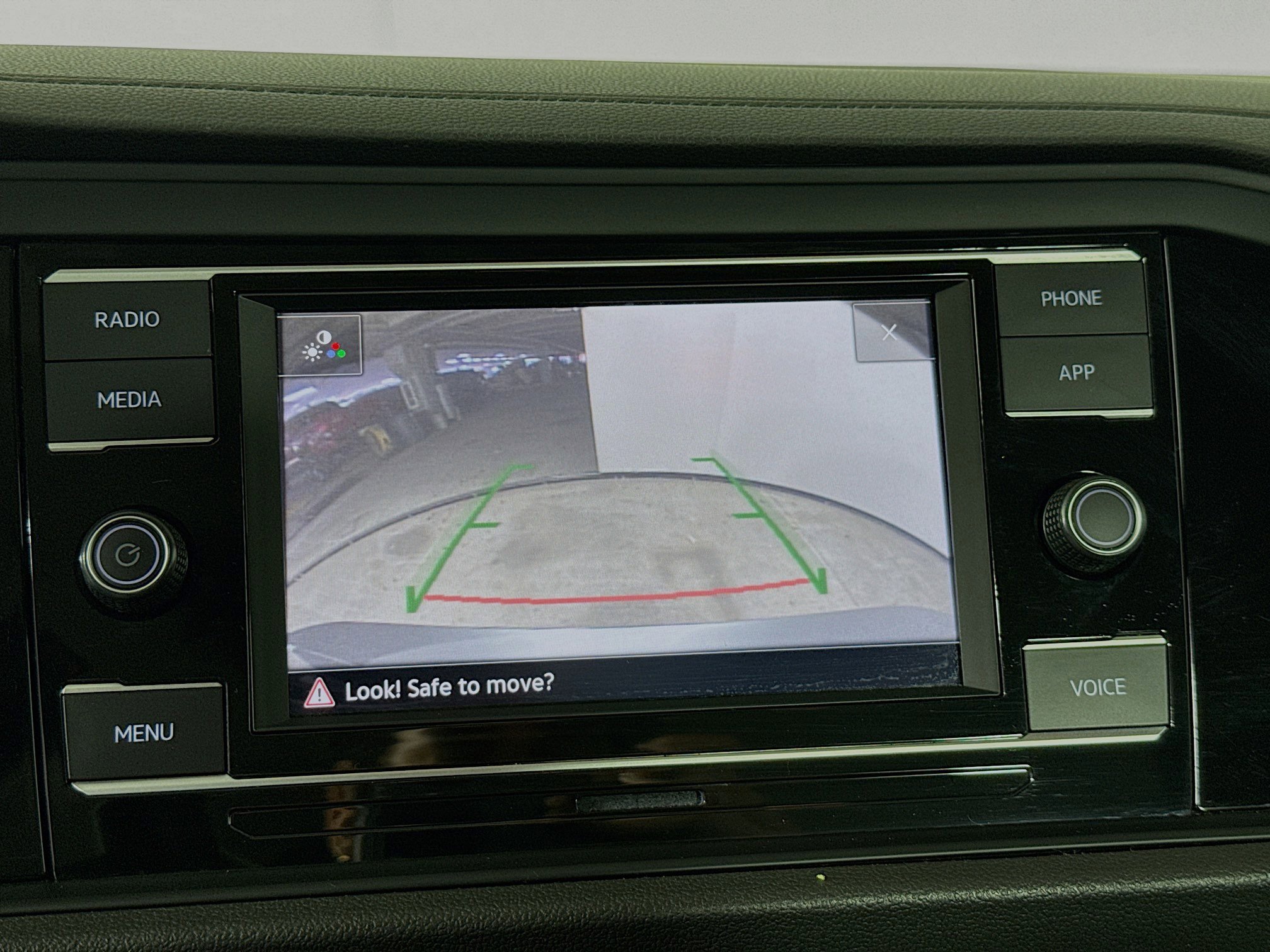 Used 2024 Volkswagen Jetta SE FWD image 14