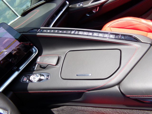 Used 2023 Chevrolet Corvette Z06 RWD image 18