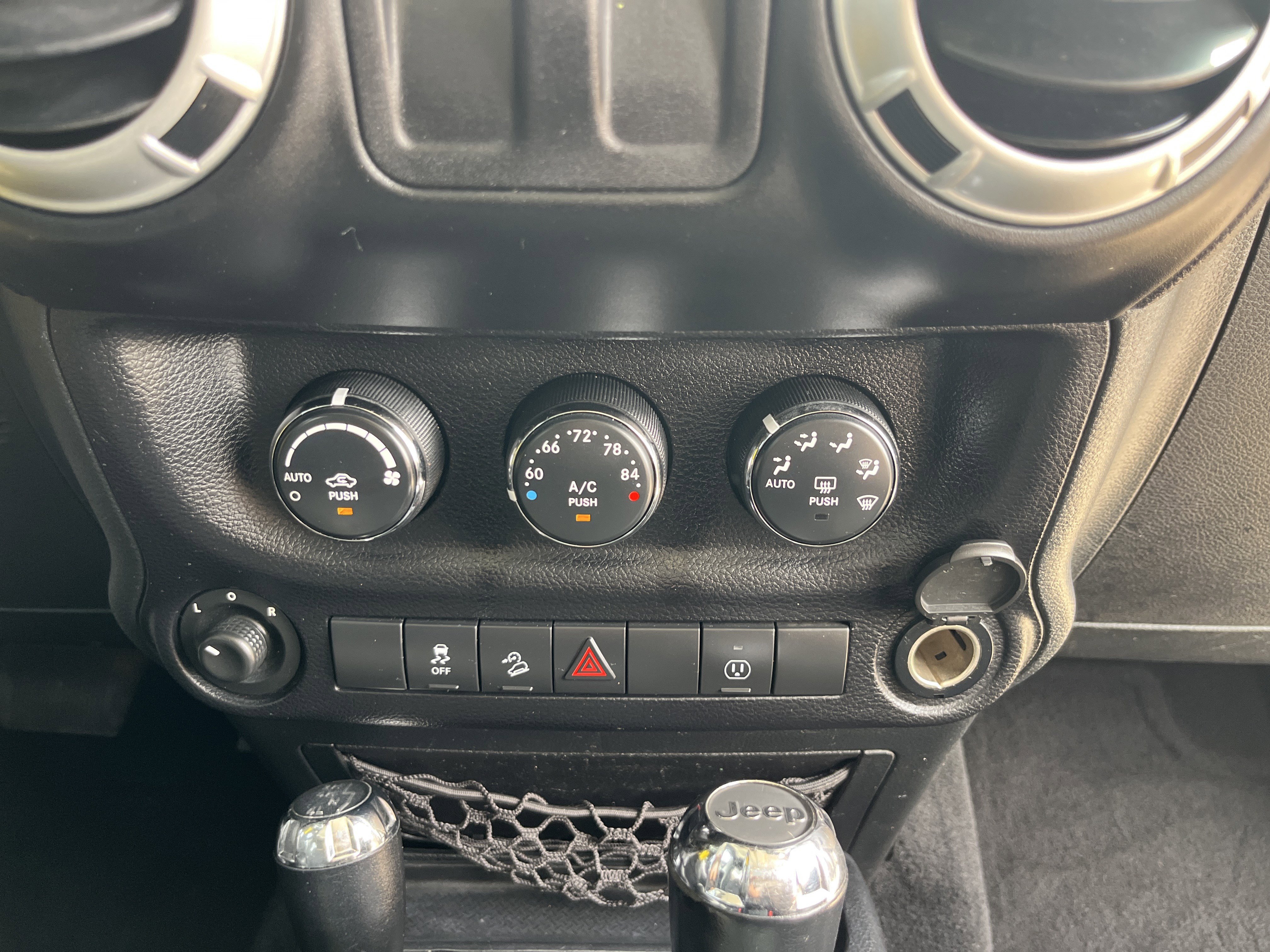 Used 2013 Jeep Wrangler Sahara image 15