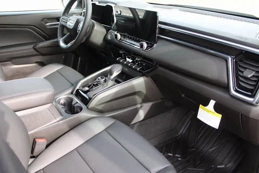 New 2026 GMC Canyon Elevation w/ Convenience Package image 16