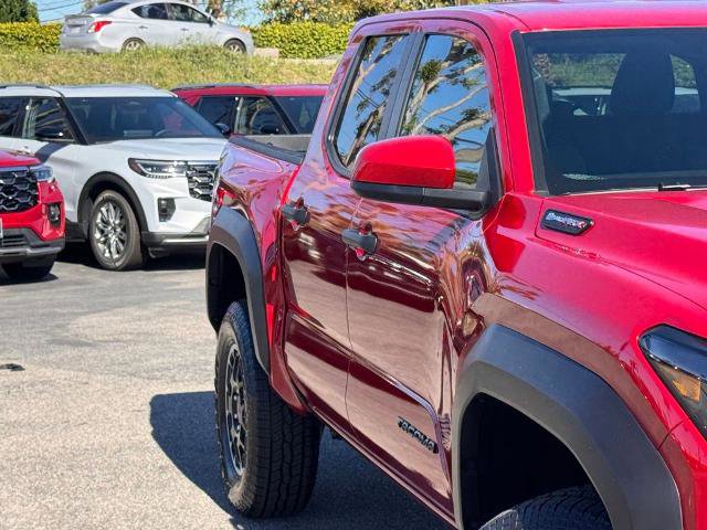 Used 2025 Toyota Tacoma TRD Off-Road AWD/4WD image 5