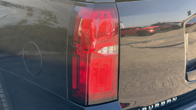 Used 2020 Chevrolet Suburban LT AWD/4WD image 38