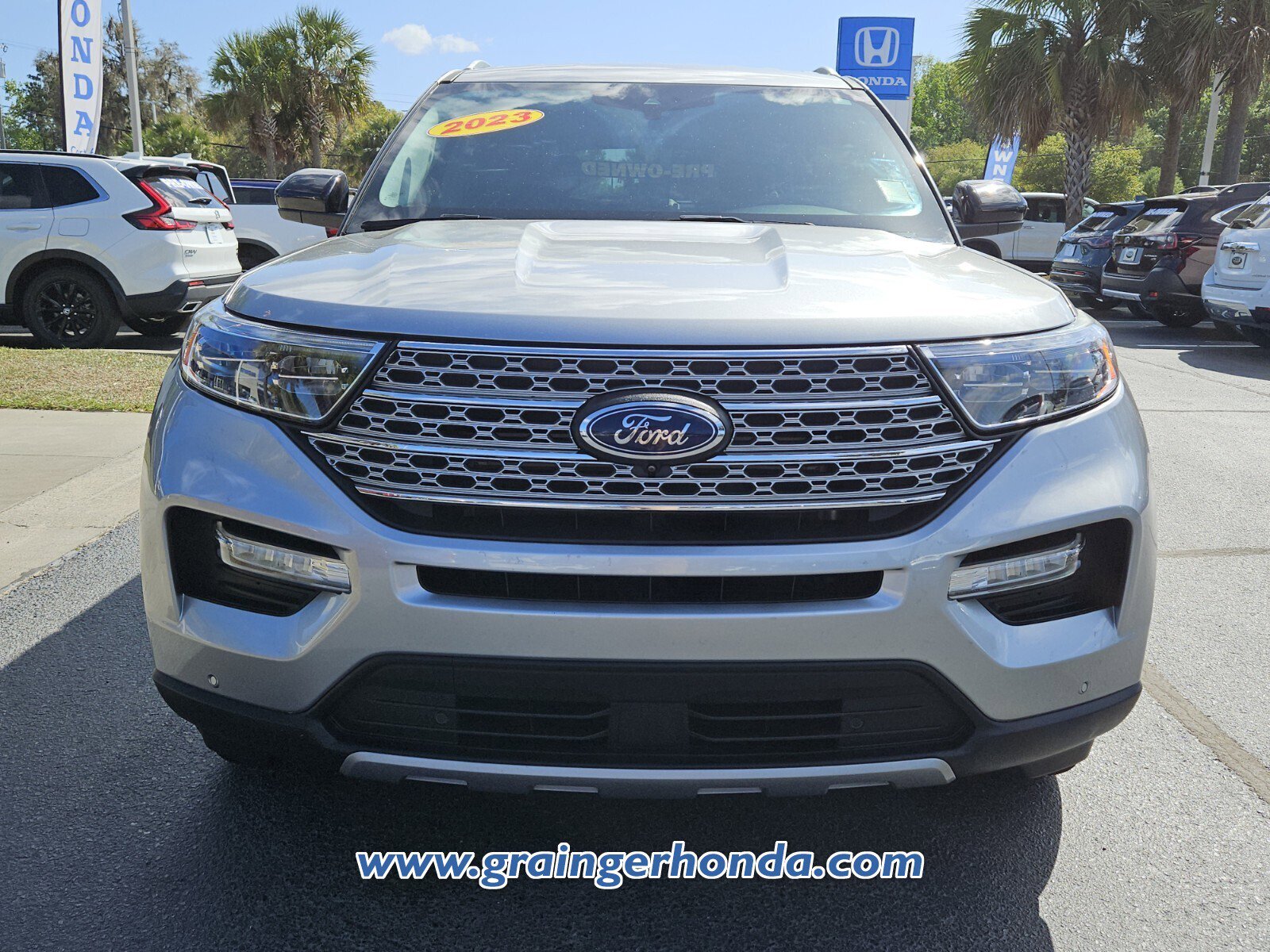 Used 2023 Ford Explorer Limited image 8