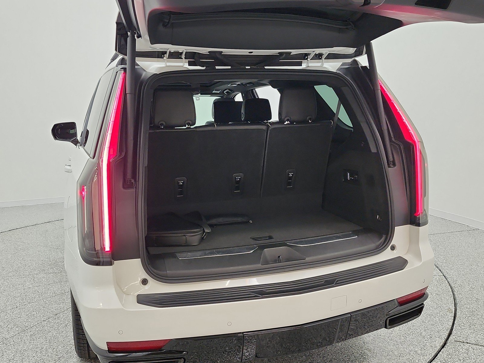 Used 2022 Cadillac Escalade Sport Platinum w/ Heavy-Duty Trailer Package image 20