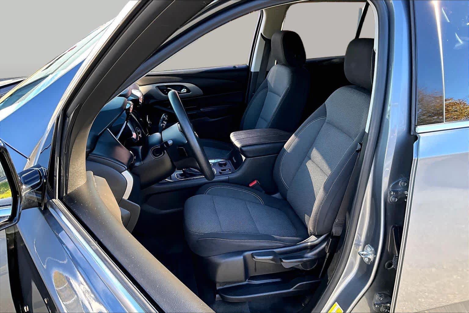 Used 2019 Chevrolet Traverse LS AWD/4WD image 8
