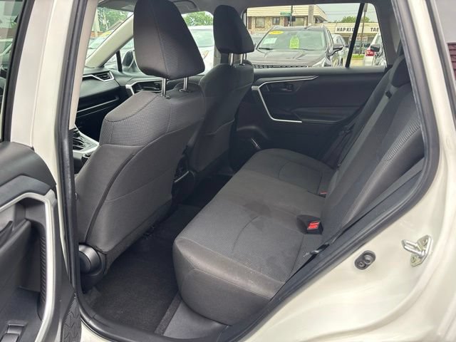 Used 2022 Toyota RAV4 LE FWD image 16
