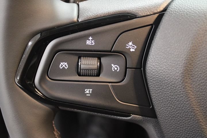 New 2027 Chevrolet Bolt LT w/ Comfort Package FWD image 33