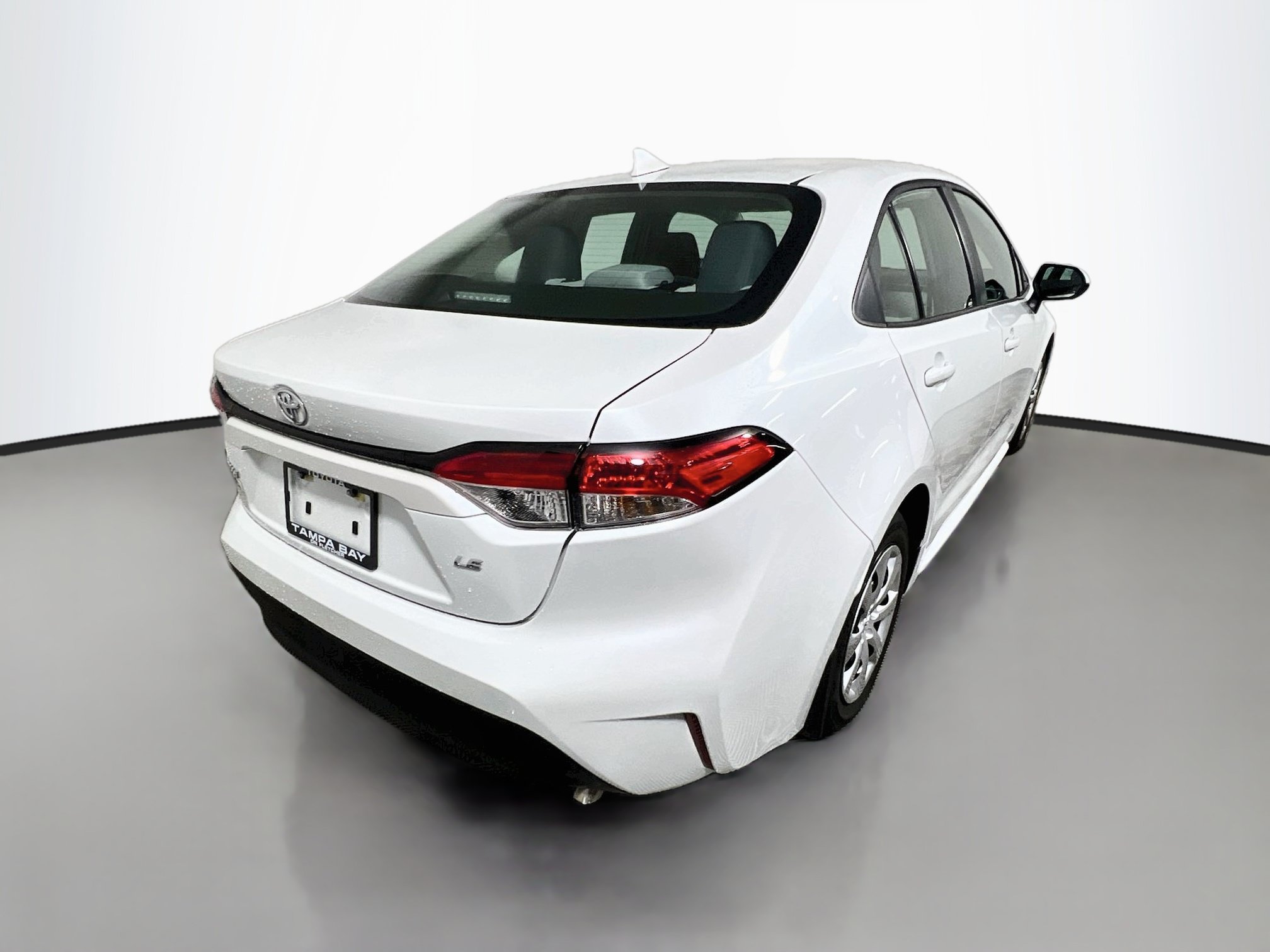 Used 2026 Toyota Corolla LE FWD image 4