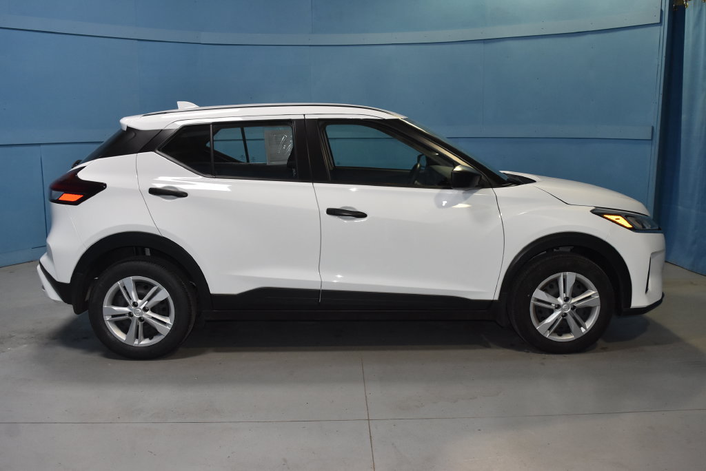 Used 2025 Nissan Kicks Play S FWD image 18
