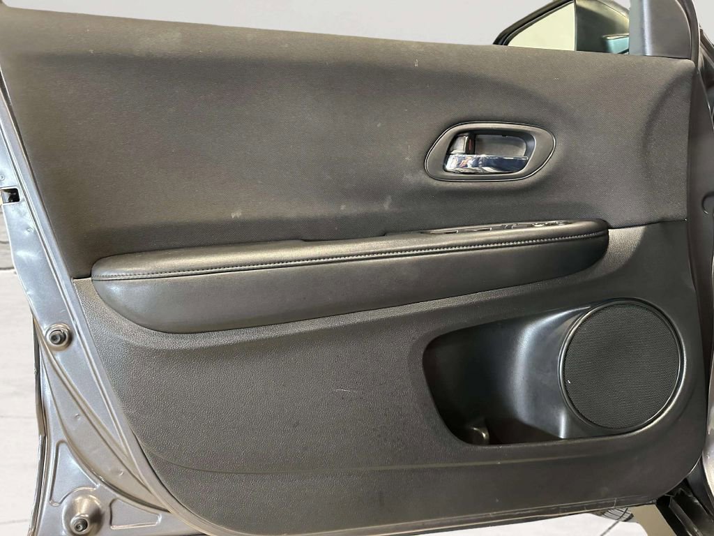 Used 2016 Honda HR-V LX image 16