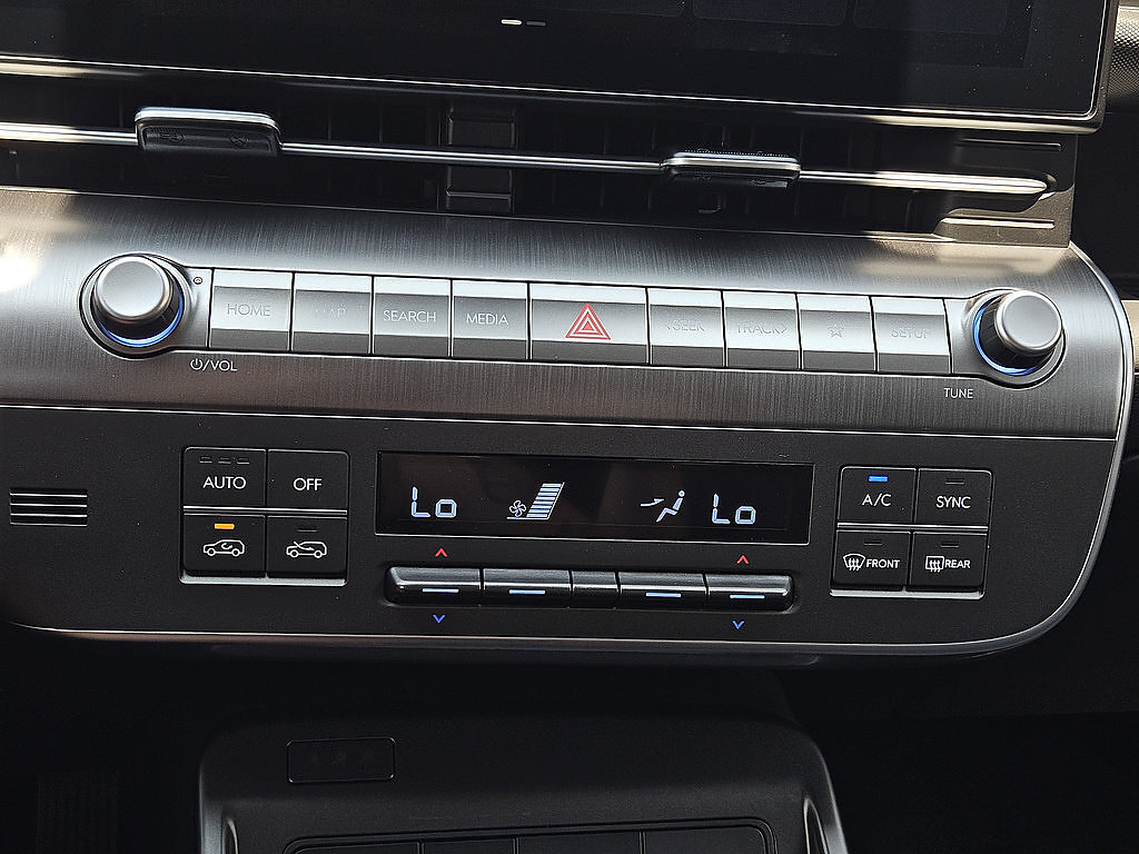New 2026 Hyundai Kona SEL Premium FWD image 17