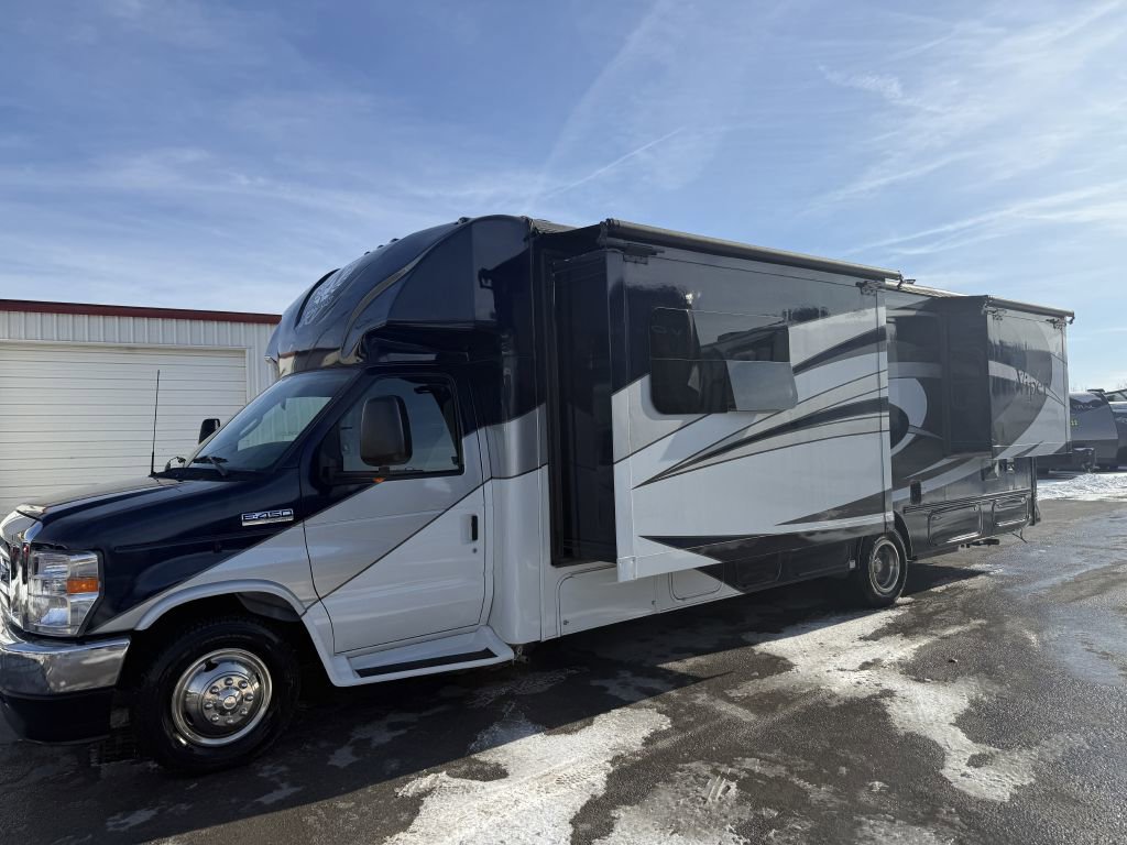 Used 2023 Ford E-450 and Econoline 450 Super Duty w/ Motorhome Prep Package image 38