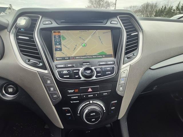 Used 2015 Hyundai Santa Fe Limited w/ Option Group 04 AWD/4WD image 13