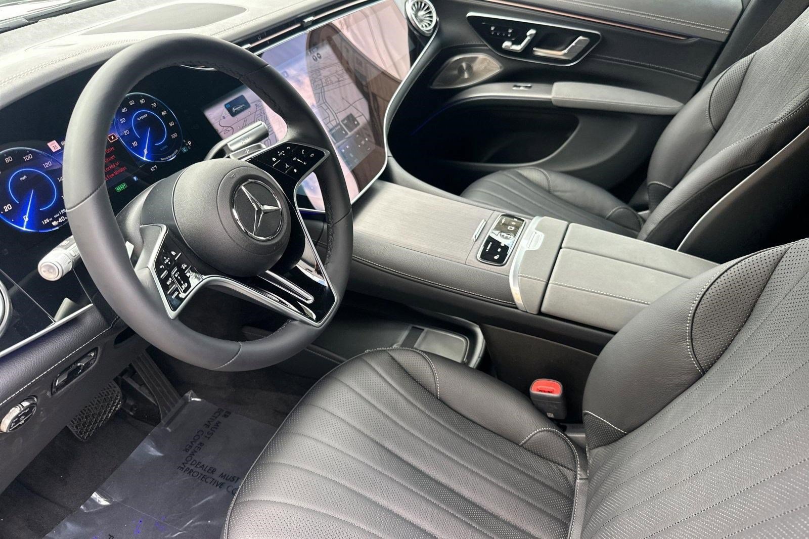 New 2026 Mercedes-Benz EQS 400 4MATIC SUV image 4