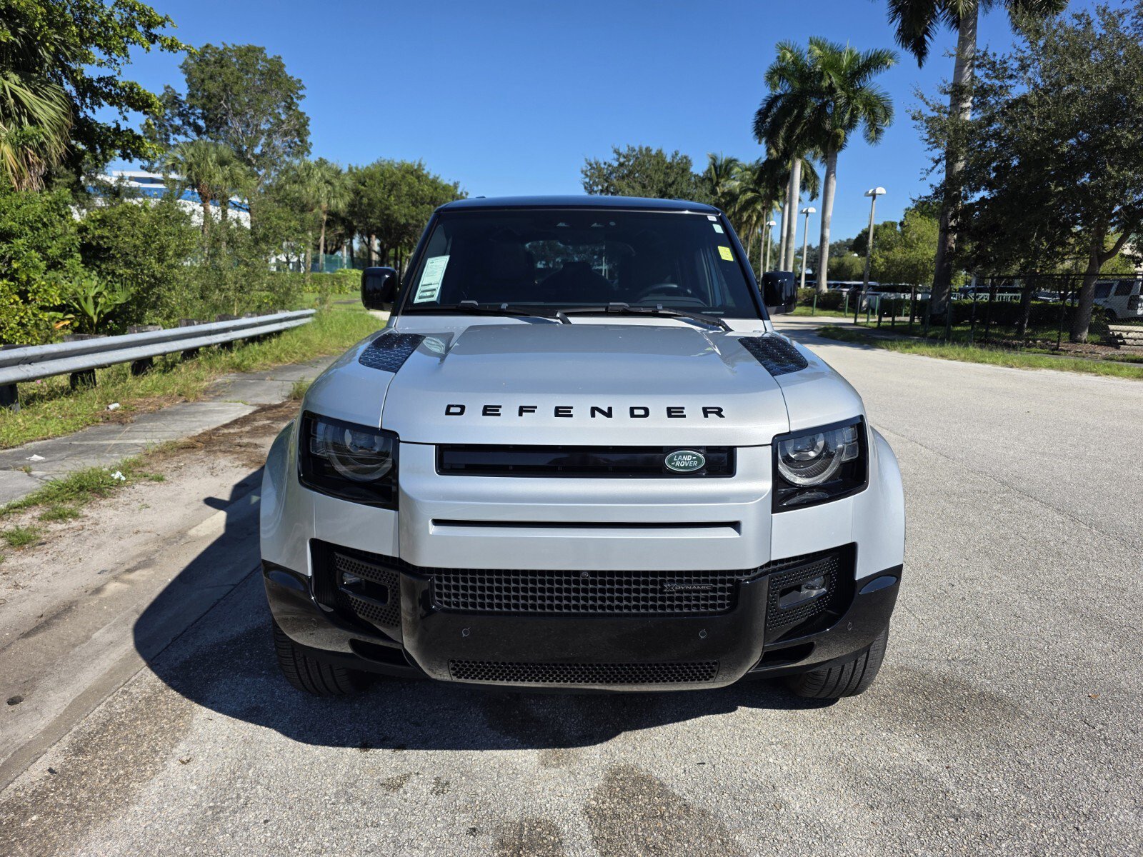 Used 2023 Land Rover Defender 110 X-Dynamic SE AWD/4WD image 8
