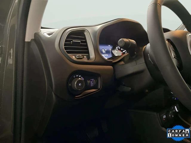 Used 2022 Jeep Renegade Latitude AWD/4WD image 57