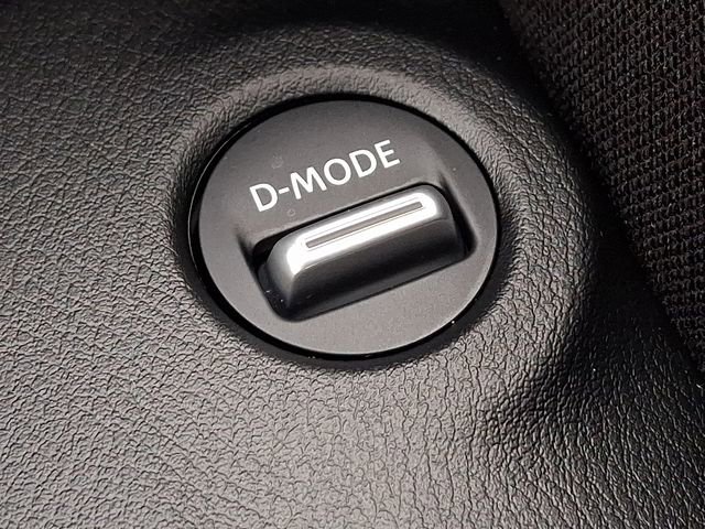 Used 2025 Nissan Z Sport w/ Floor Mat Package image 22