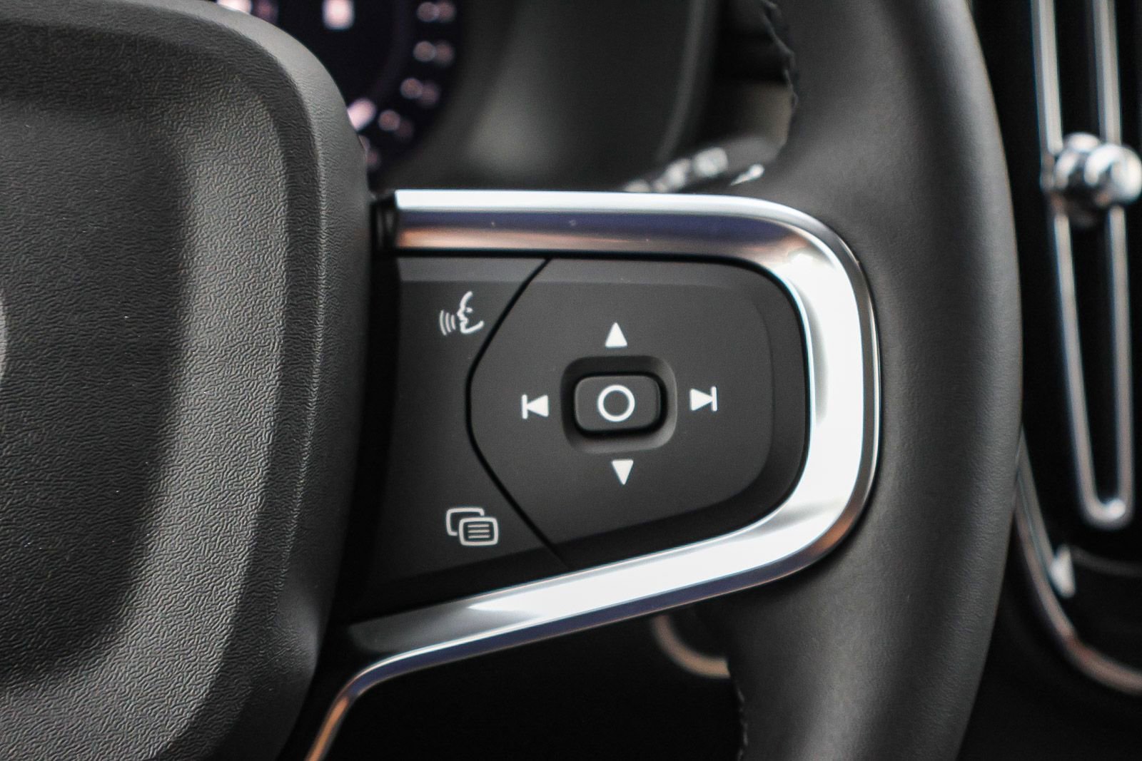 New 2026 Volvo XC40 B5 Core w/ Climate Package image 35