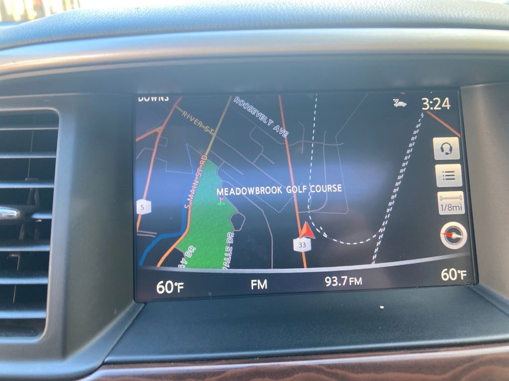 Used 2020 Nissan Pathfinder Platinum image 23