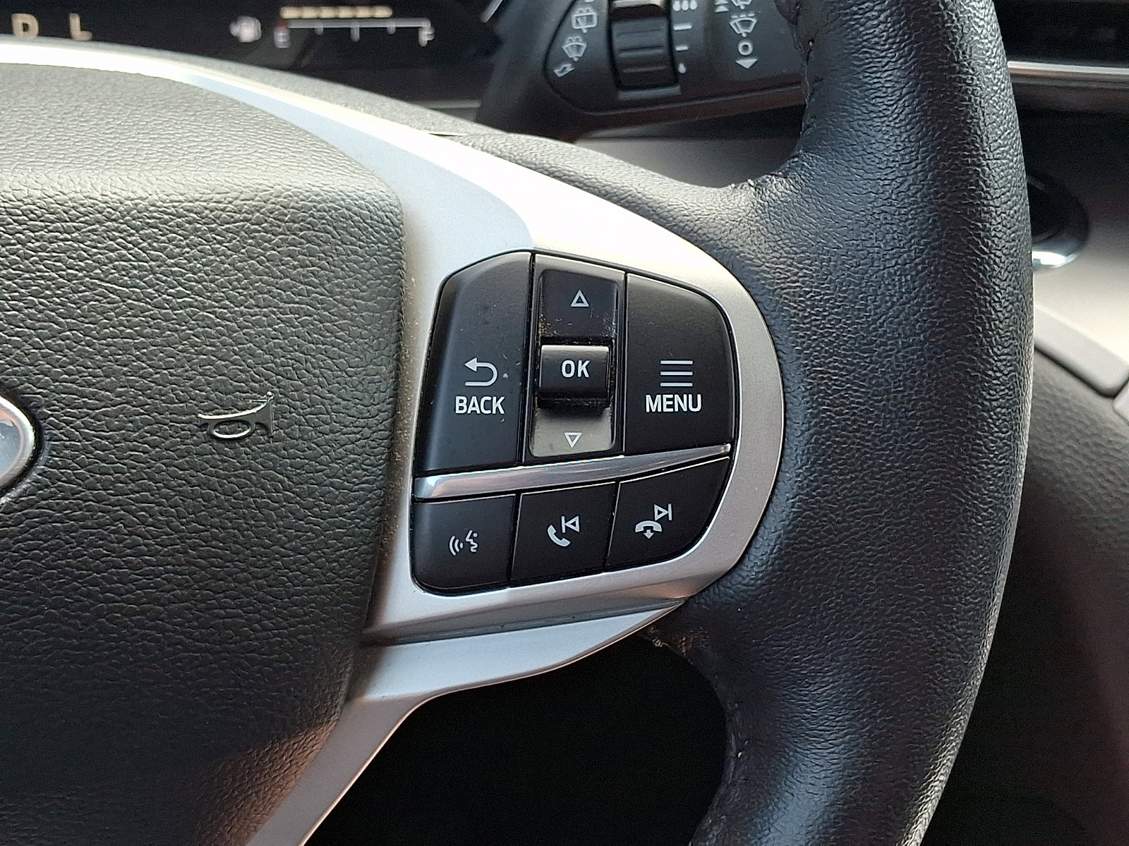 Certified 2023 Ford Explorer XLT w/ Equipment Group 202A AWD/4WD image 25