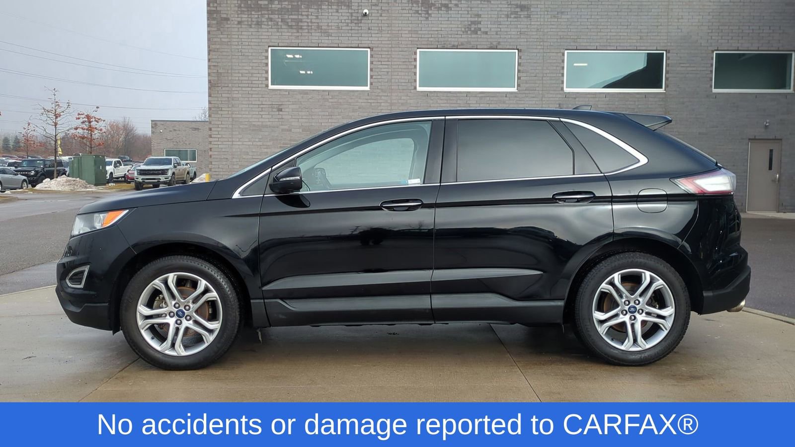 Used 2018 Ford Edge Titanium image 2