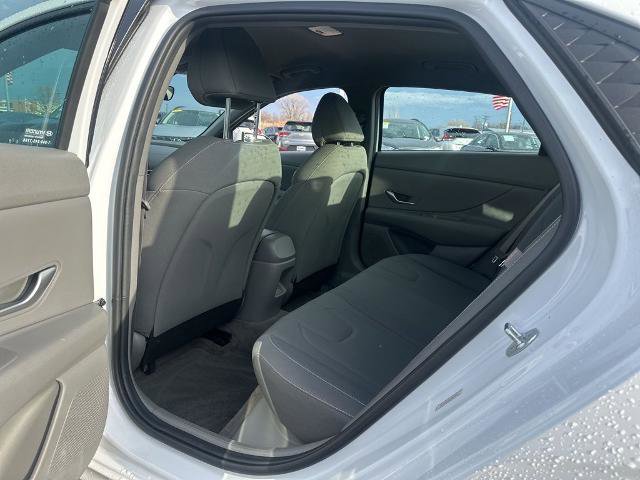 Used 2024 Hyundai Elantra SEL image 14