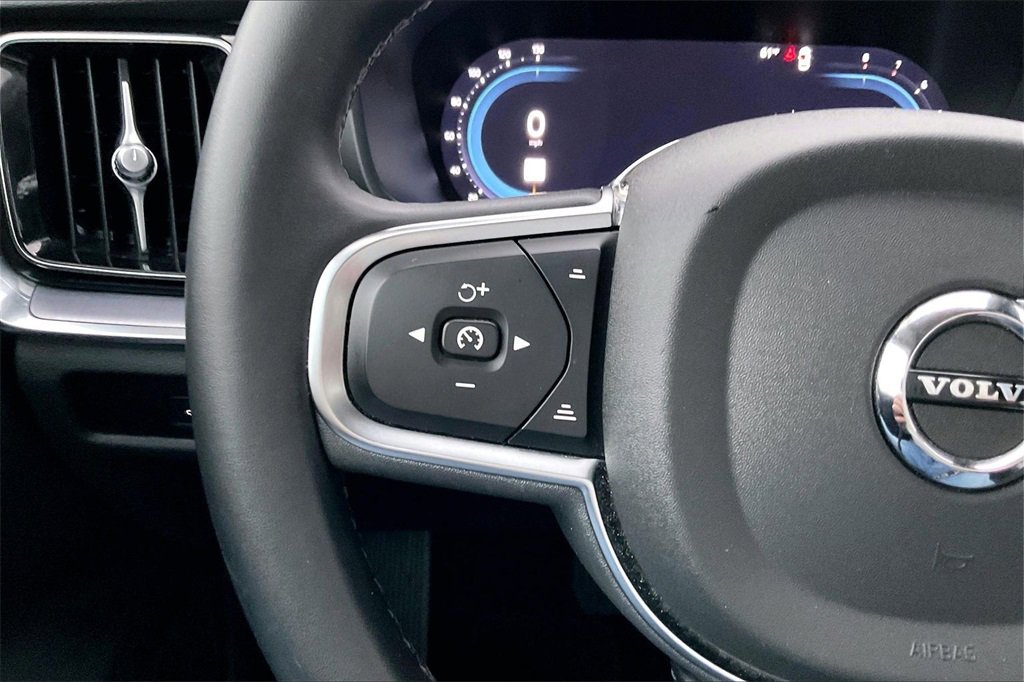 Used 2024 Volvo S60 B5 Core image 18