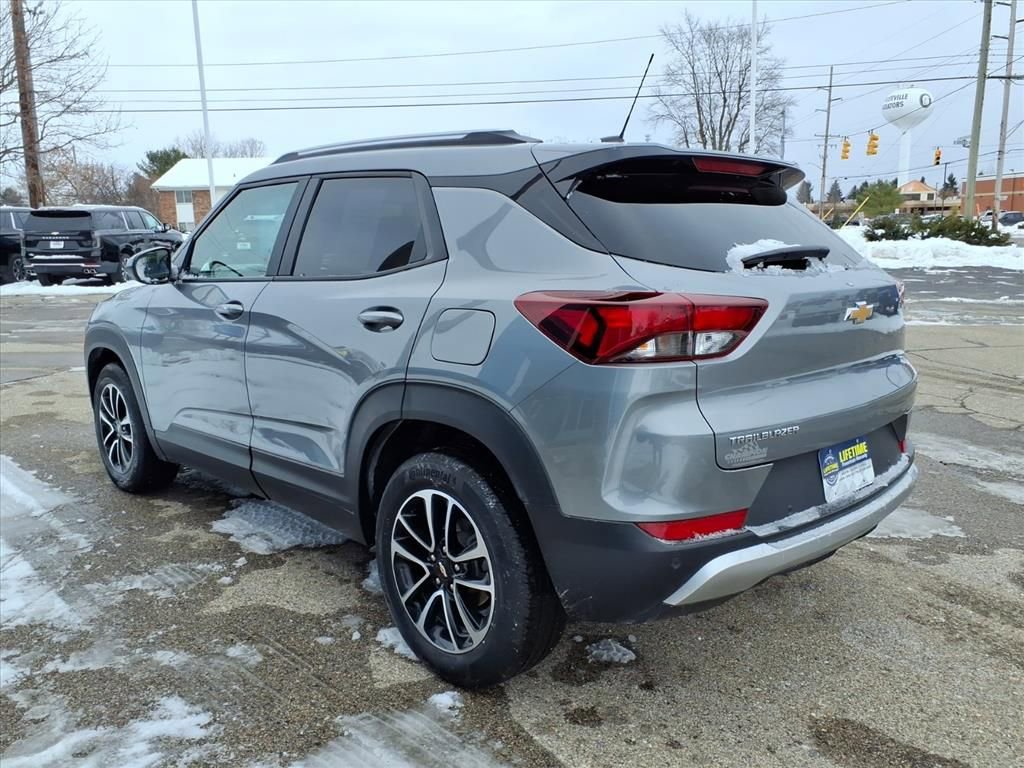 Used 2024 Chevrolet TrailBlazer LT w/ LT Cold Weather Package image 6