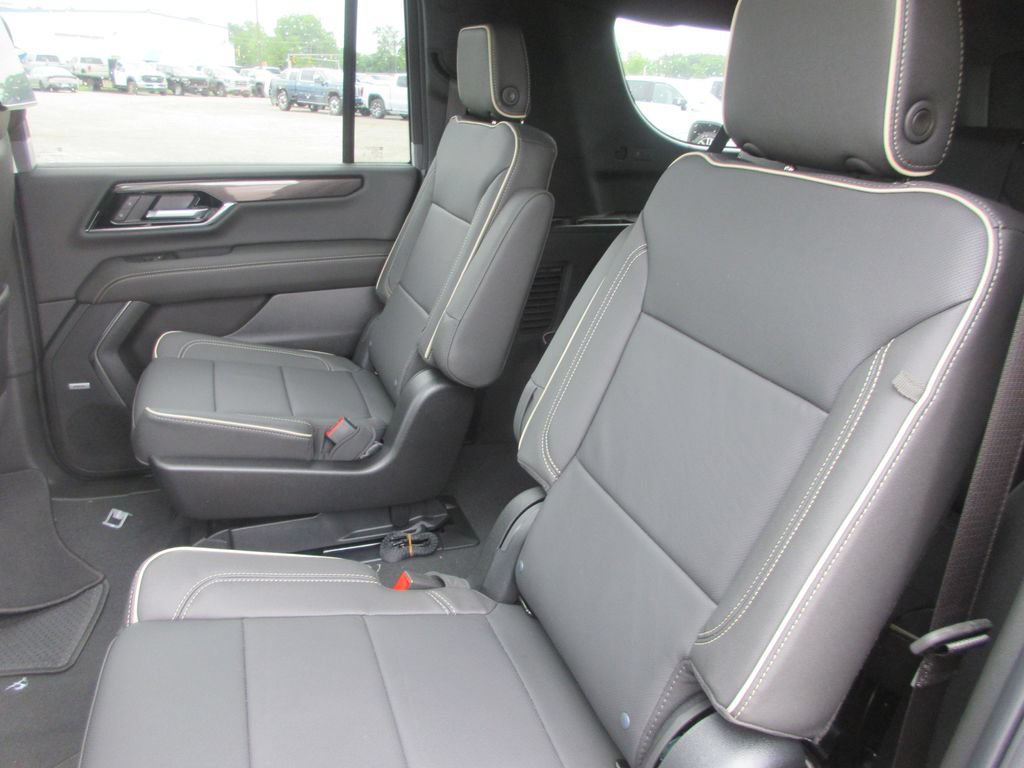 New 2026 GMC Yukon XL Elevation w/ Elevation Premium Package AWD/4WD image 12