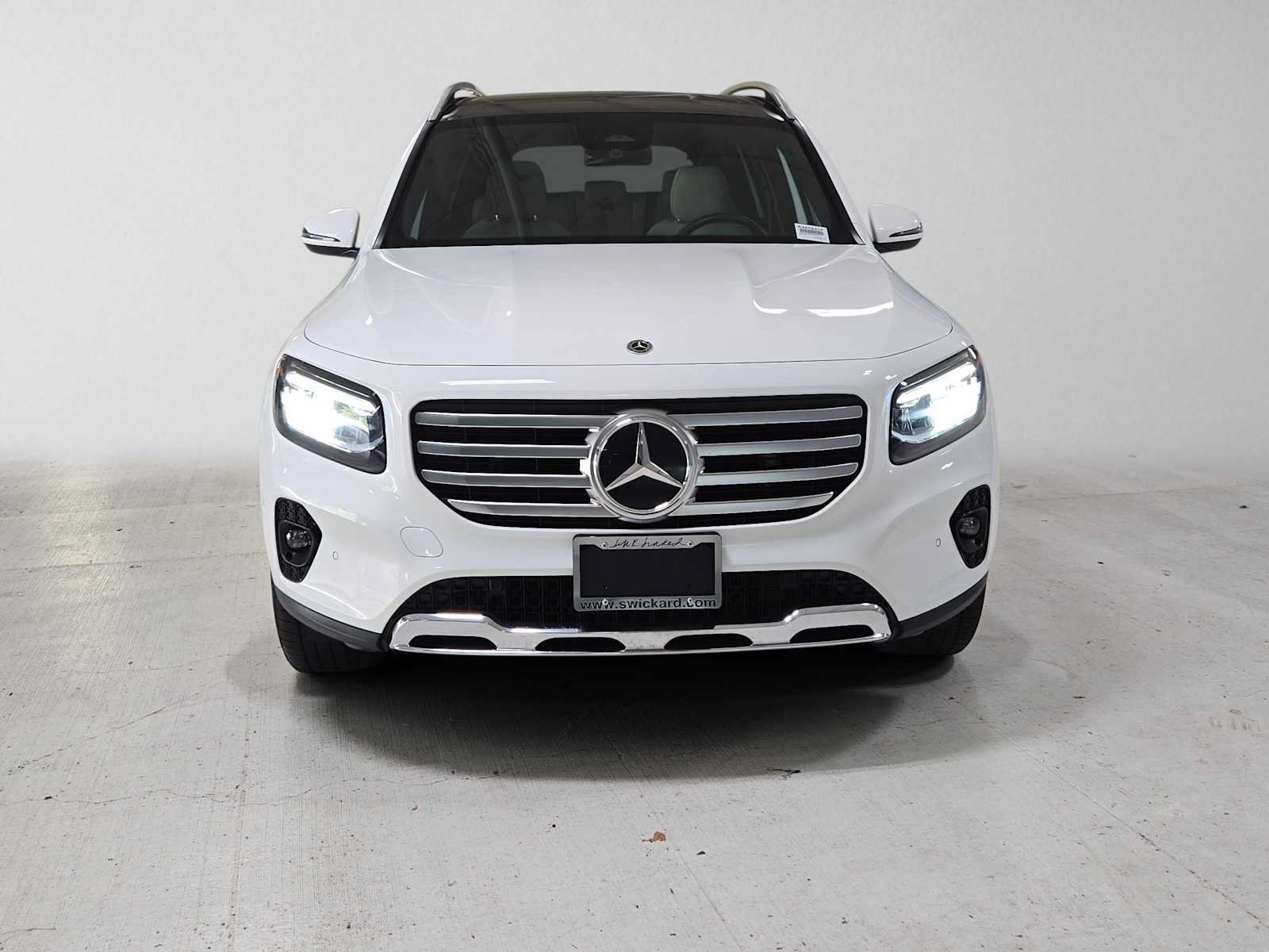 Used 2024 Mercedes-Benz GLB 250 4MATIC image 8