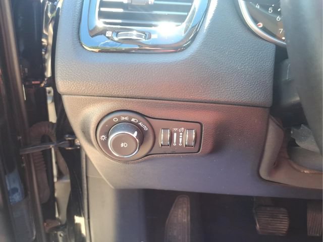 Used 2021 Jeep Compass Limited w/ Sun and Sound Group AWD/4WD image 17