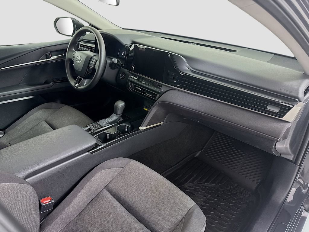 Used 2025 Toyota Camry LE image 27