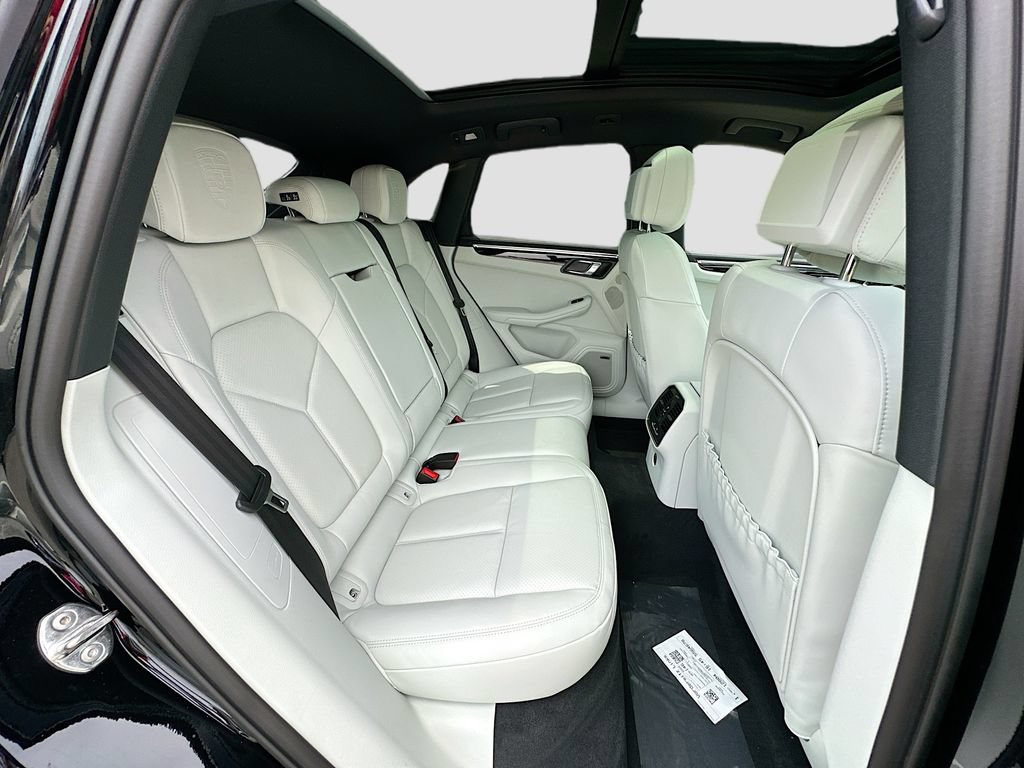 New 2026 Porsche Macan AWD/4WD image 29