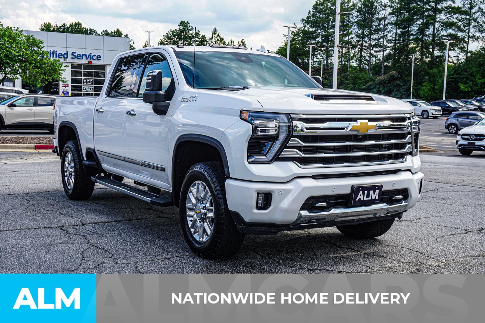 Used 2025 Chevrolet Silverado 3500 High Country w/ High Country Premium Package AWD/4WD image 5