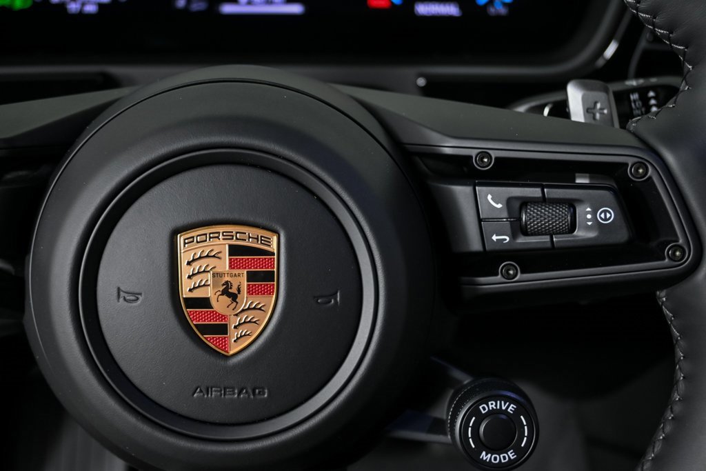 New 2025 Porsche Cayenne Coupe image 11