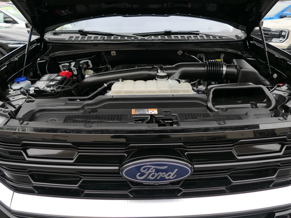 Used 2025 Ford Expedition Max Platinum AWD/4WD image 29
