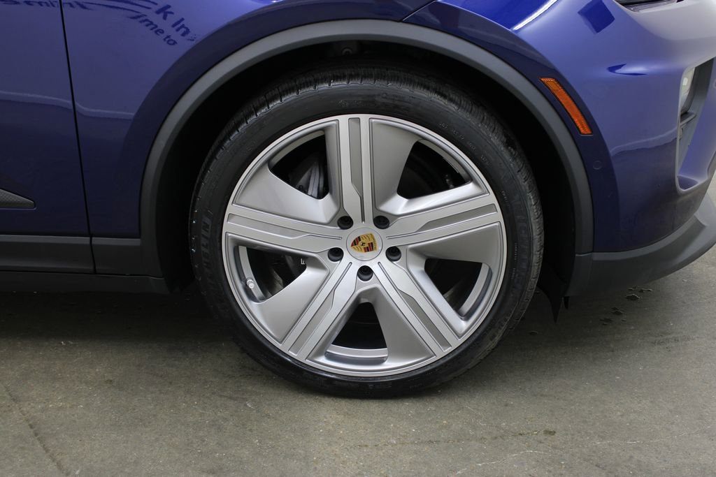 New 2024 Porsche Macan 4 Electric image 16