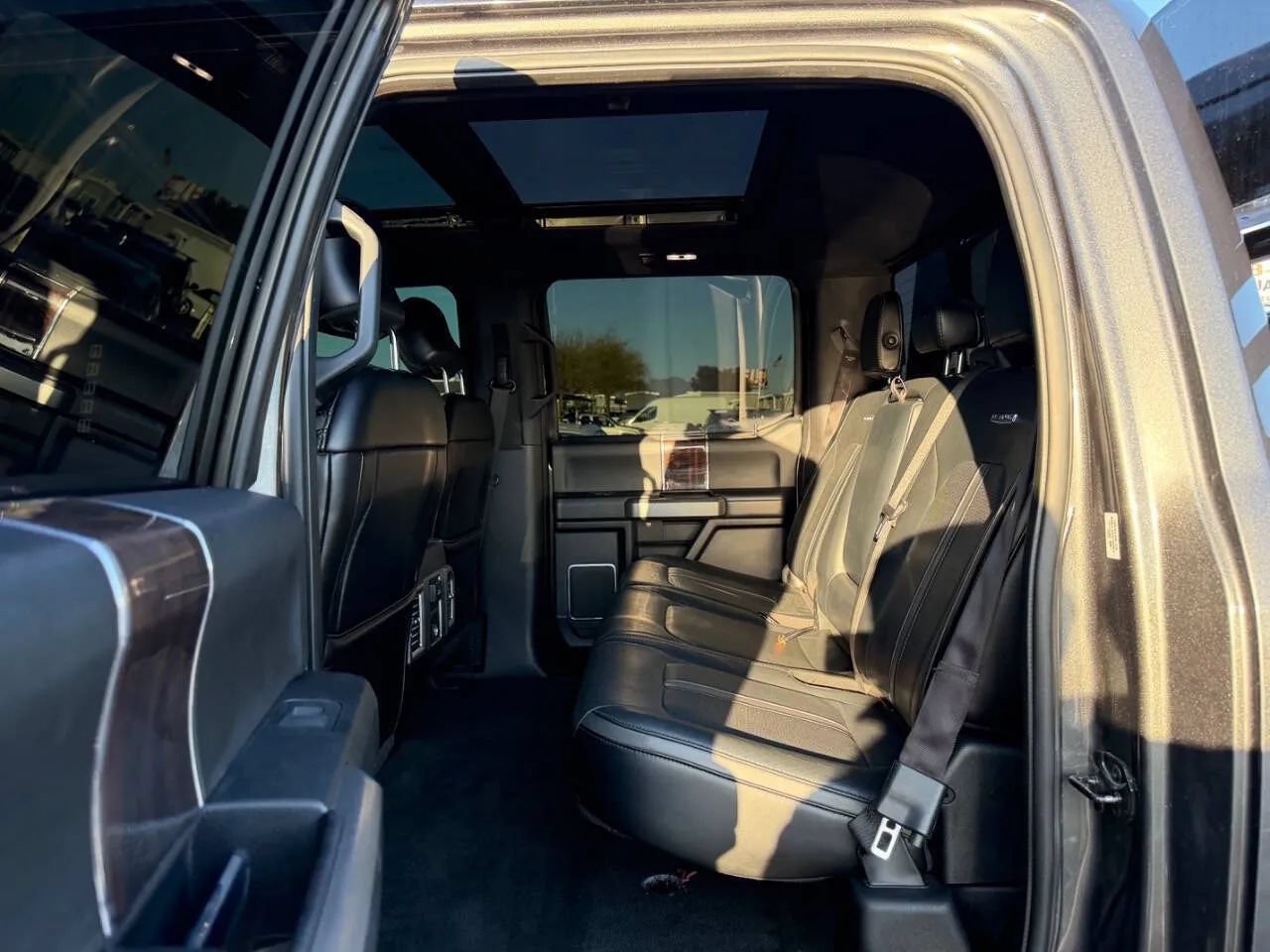 Used 2017 Ford F350 Platinum w/ Platinum Ultimate Package AWD/4WD image 25