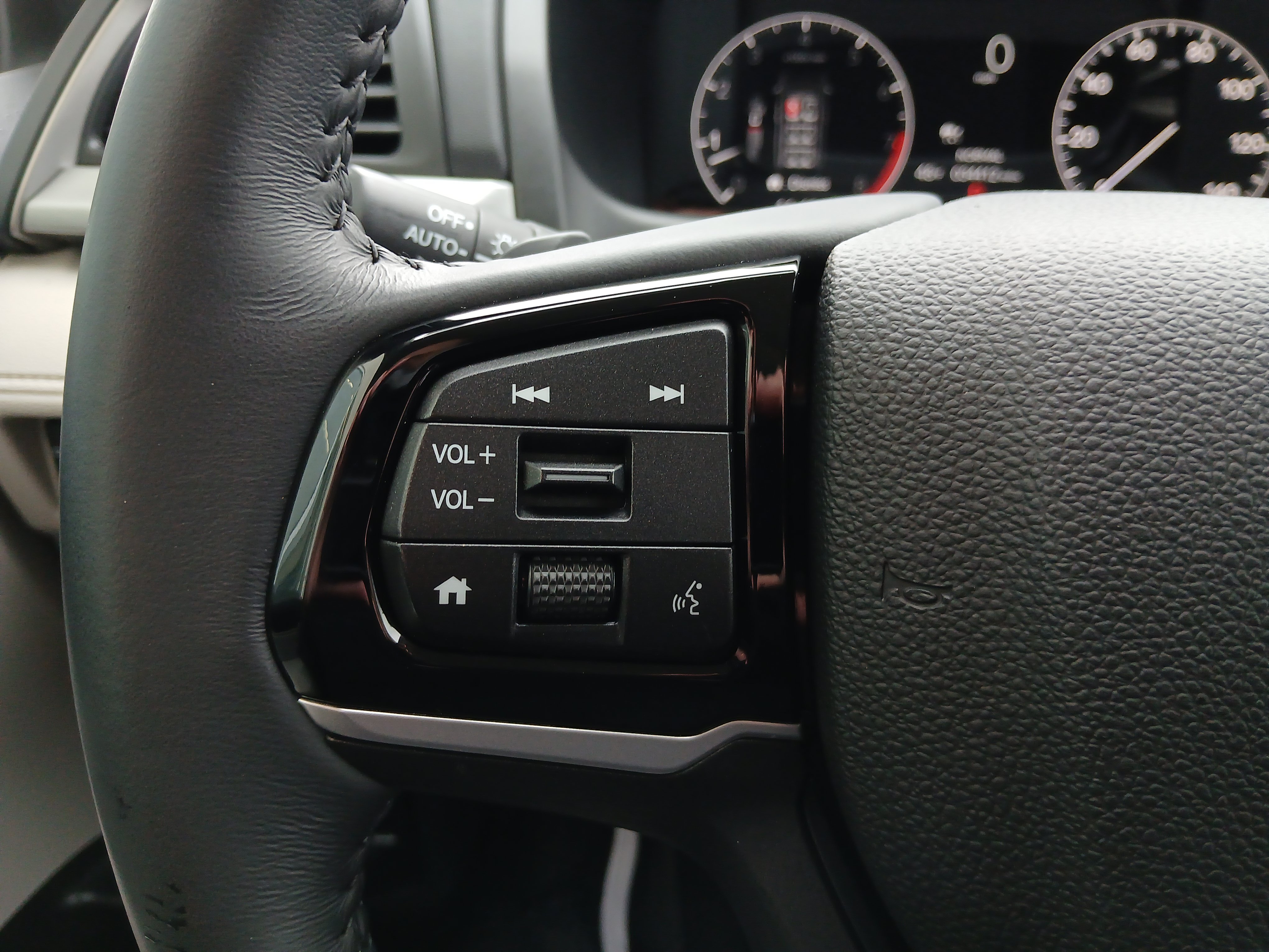 Used 2025 Honda Odyssey EX-L image 11