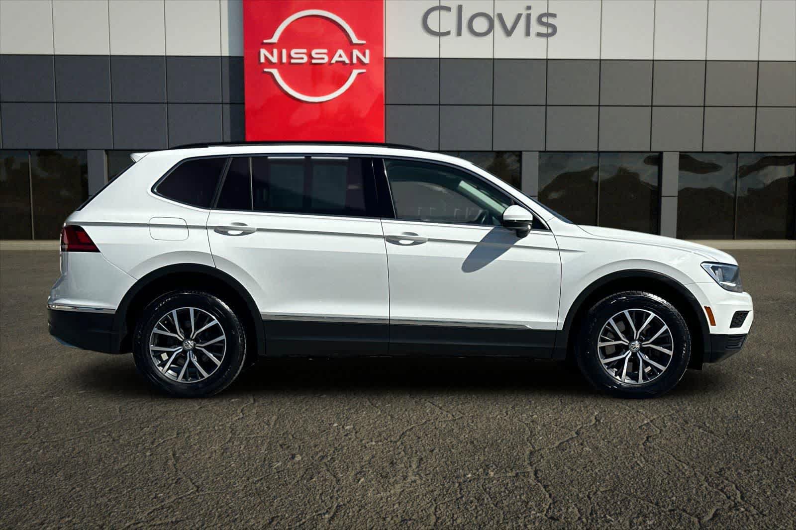 Used 2020 Volkswagen Tiguan SE AWD/4WD image 9