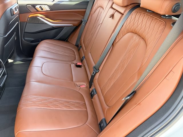 Used 2023 BMW X5 xDrive40i w/ Executive Package AWD/4WD image 18