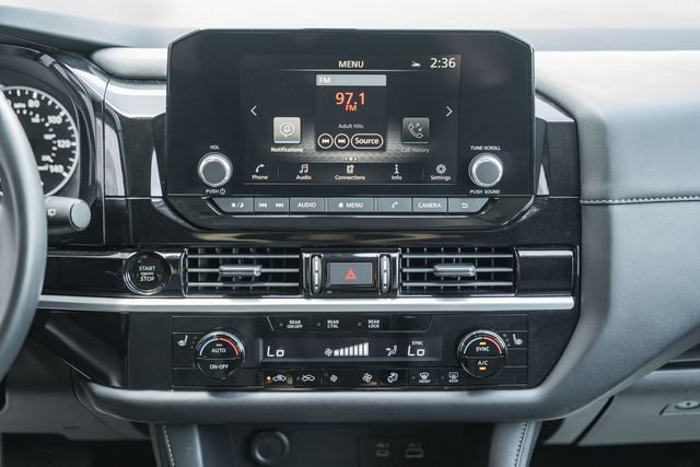 Used 2025 Nissan Pathfinder SV AWD/4WD image 26