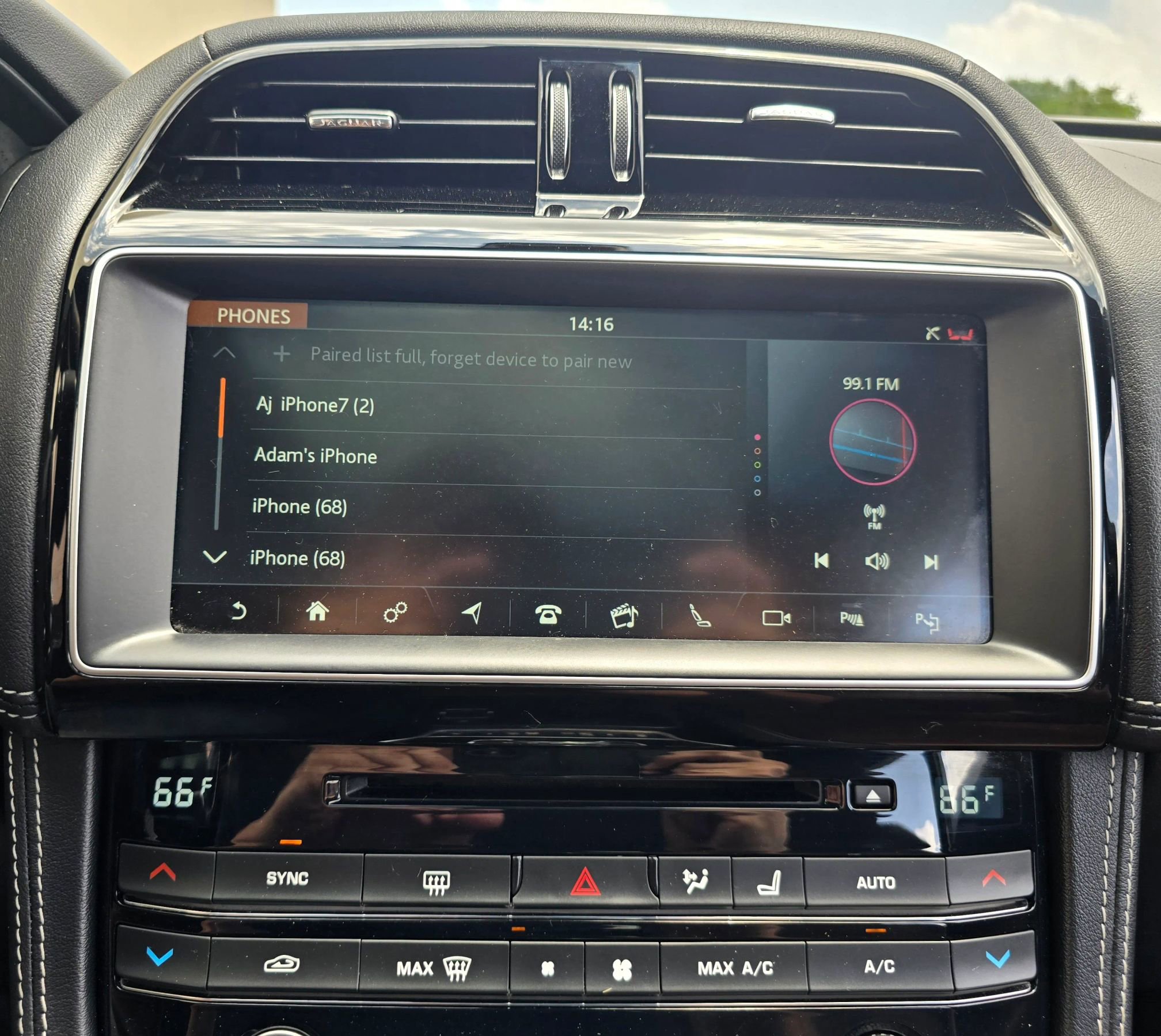 Used 2017 Jaguar F-PACE S AWD/4WD image 32