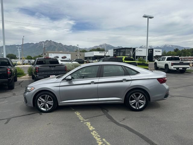 Used 2024 Volkswagen Jetta SE FWD image 7
